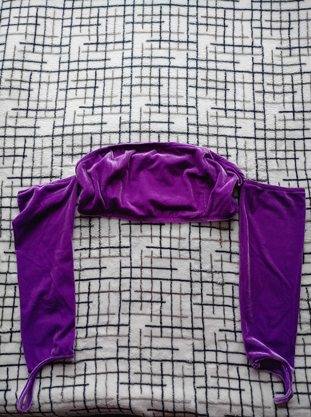 Collective The Label Petite 8 Velvet Off-Shoulder Long Sleeve Crop Top NWOT